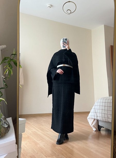 طقم صوف تنورة مع سكارف - اسود