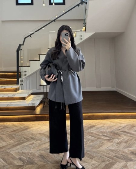 بليزر سكني مع حزام مميز