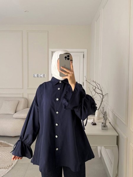 قميص كحلي فلو