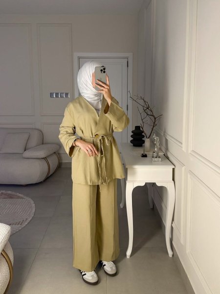 طقم خردلي مع حزام جدايل