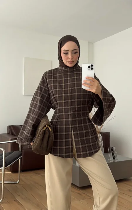 بلوز كروهات بني